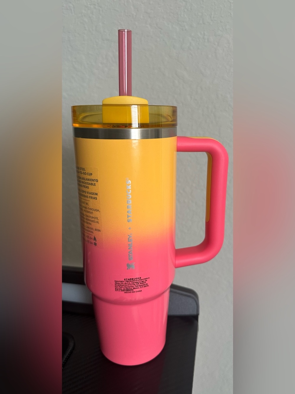 Stanley x Starbucks Sunrise Gradient 30 oz tumbler *Mexico release*